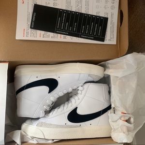 Nike Blazer Mid 77 Vintage White Black Shoe